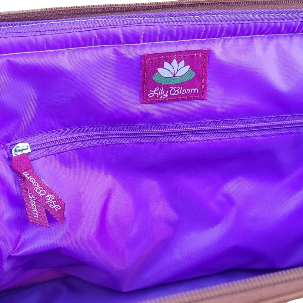 Lily Bloom Wheeled Duffel Bag 20" Raking It In Living Large Purple Floral Mater - Picture 13 of 16